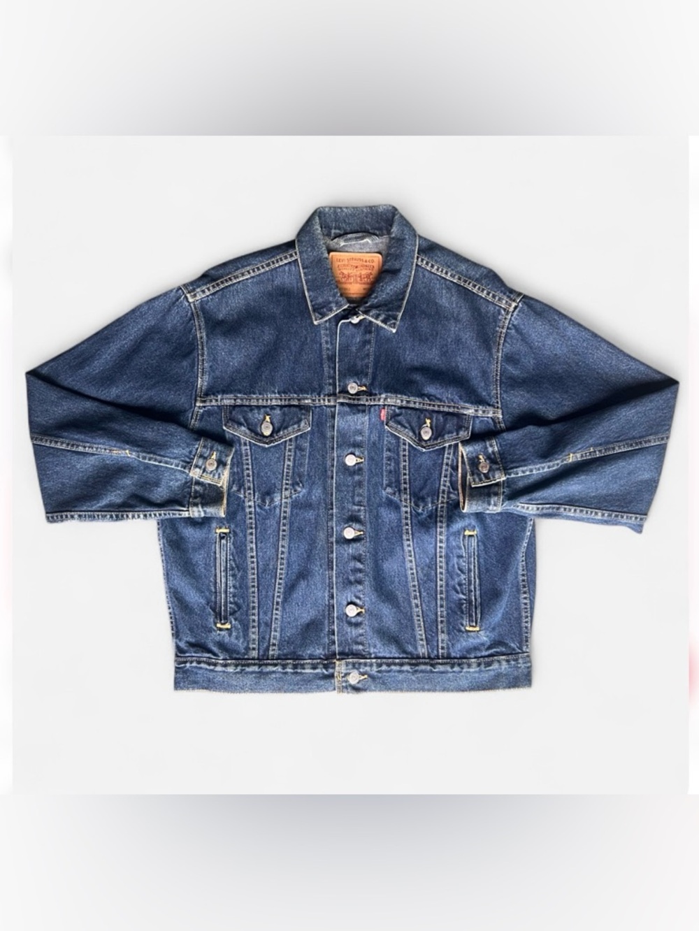 Vintage Levi’s 1990’s made in USA Type III Trucker Jacket Dark Blue Wash men’s M